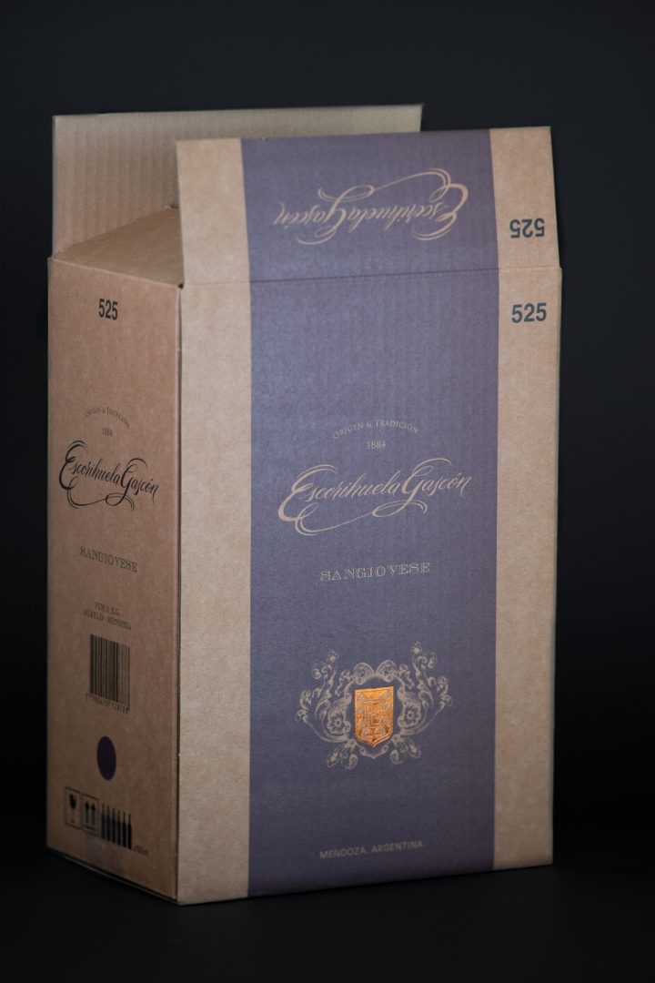 Cajas de cartón corrugado kraft impresas para Escorihuela Gascón